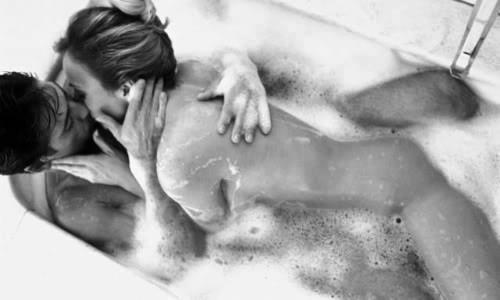 naked-couple-in-the-tub.jpg